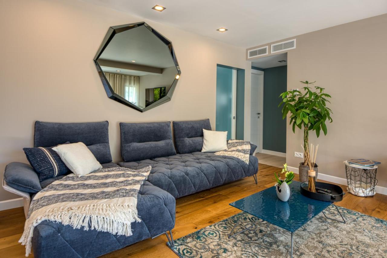 Deluxe Villa Graziella 200 M From The Beach 艾日 外观 照片