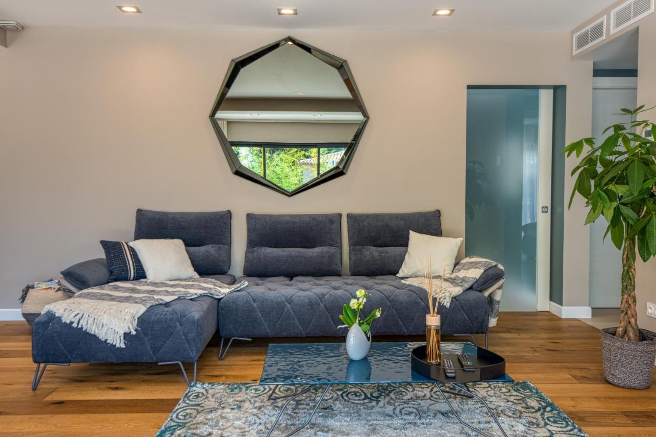 Deluxe Villa Graziella 200 M From The Beach 艾日 外观 照片